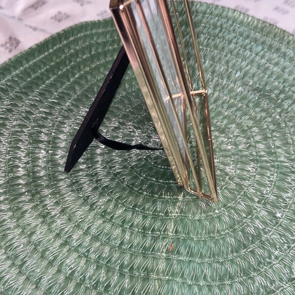 Nicole Miller - Picture 6 of 7